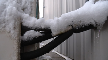 how to deal with frozen pipes during winters