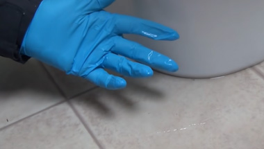 how to tell if toilet is leaking underneath